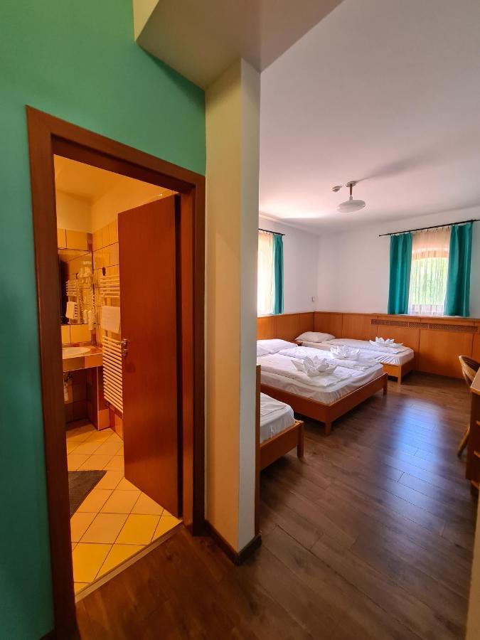 Istvan Parkhotel Es Gasztrofarm Sormás Екстериор снимка