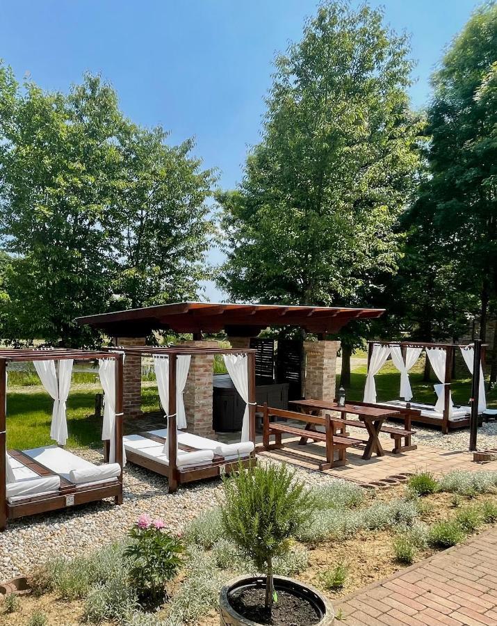 Istvan Parkhotel Es Gasztrofarm Sormás Екстериор снимка